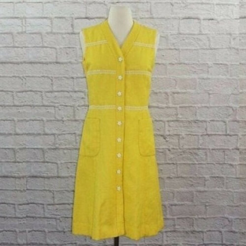 Vintage 60s Yellow Daisy Button Dress